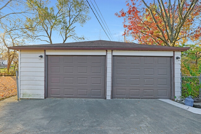 Building Photo - 75 Carthage Ln