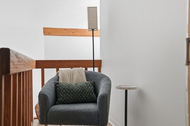 Building Photo - 13609 Heritage Way