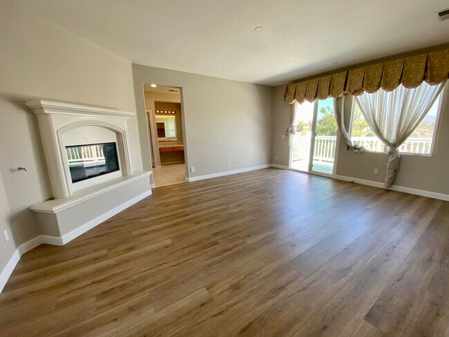 Building Photo - Executive 5 BR Home With Pool RV Parking H...