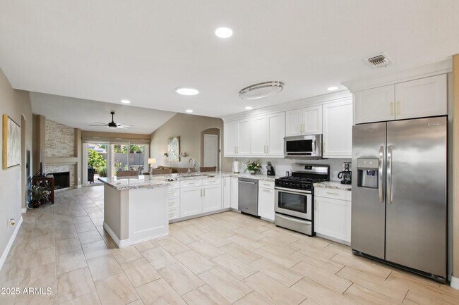 Building Photo - 20657 N Ventana Dr W