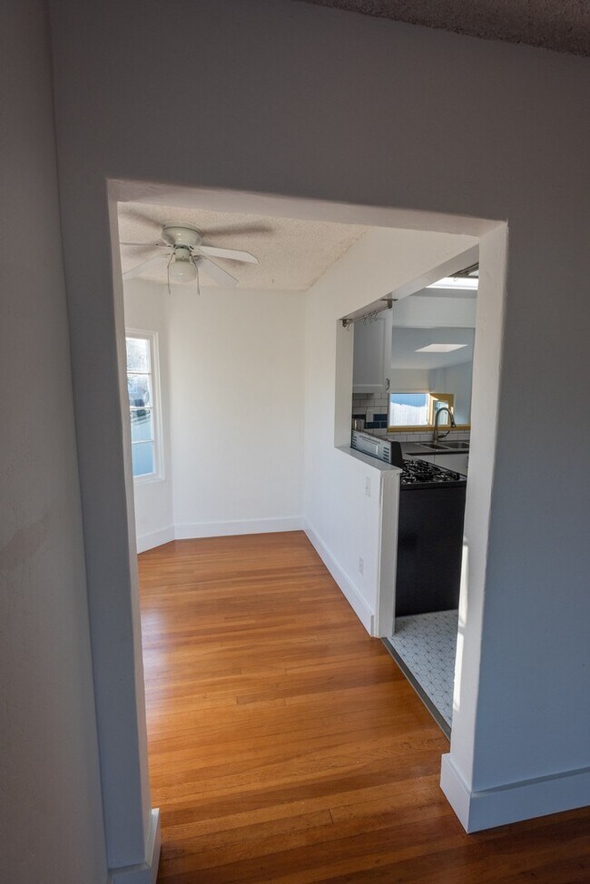Building Photo - Newly remodeled 3 bedroom 1.5 Bath