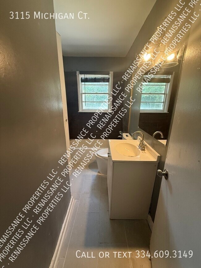 Building Photo - 3115 Michigan Ct