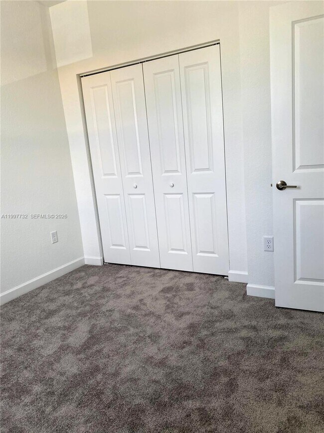 Building Photo - 1845 SE 27th Rd