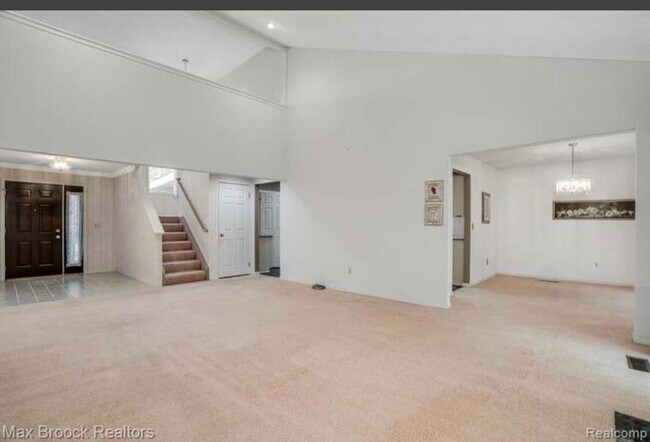 Building Photo - 6257 Gatewood