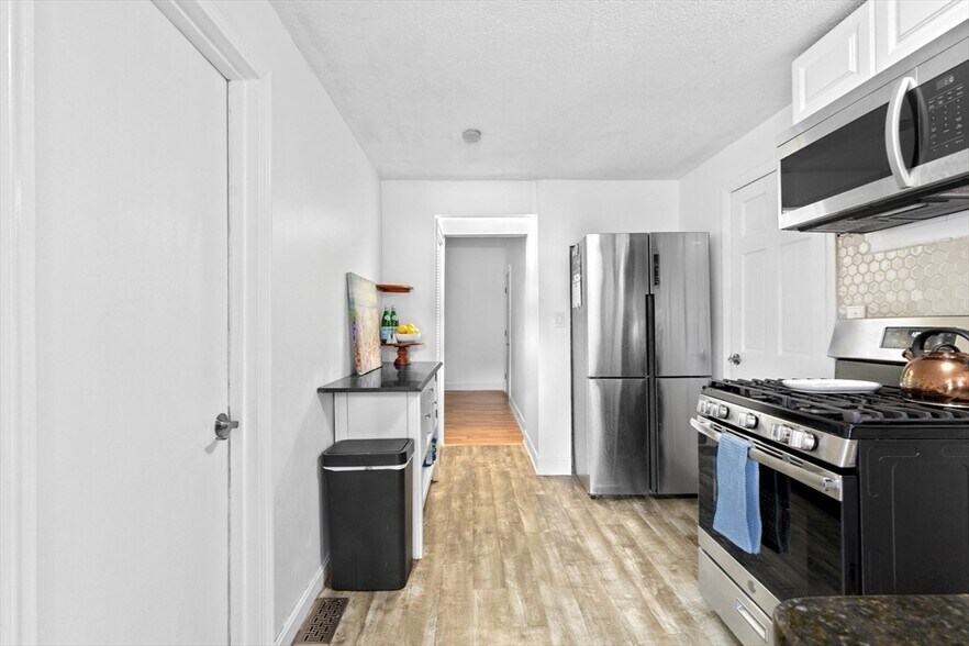 Building Photo - 345 Lowell St