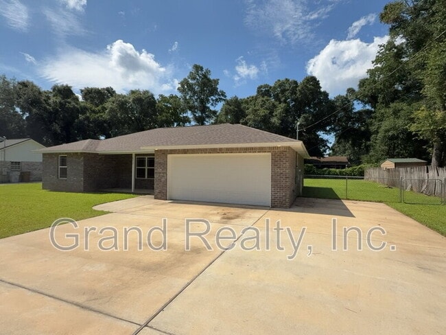 Building Photo - 6217 Fox Run St