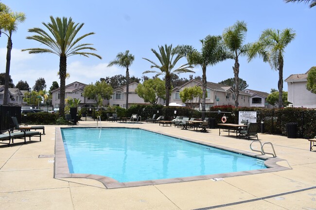 Building Photo - 3 bd 2.5 ba, Condo With Community Pool (Chula Vista, 91910)