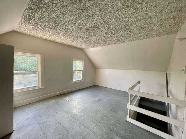 Building Photo - 58 Division St