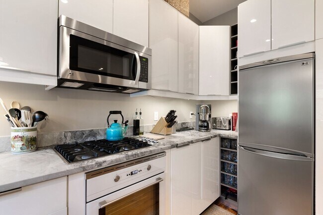 Building Photo - 35 Union Pk