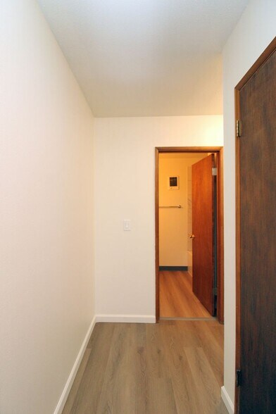 Building Photo - 3736 SW 10th Ave