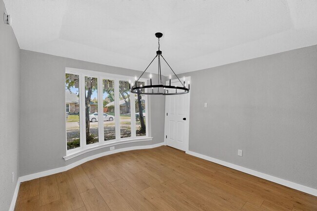 Building Photo - 2308 Chamberlain Dr