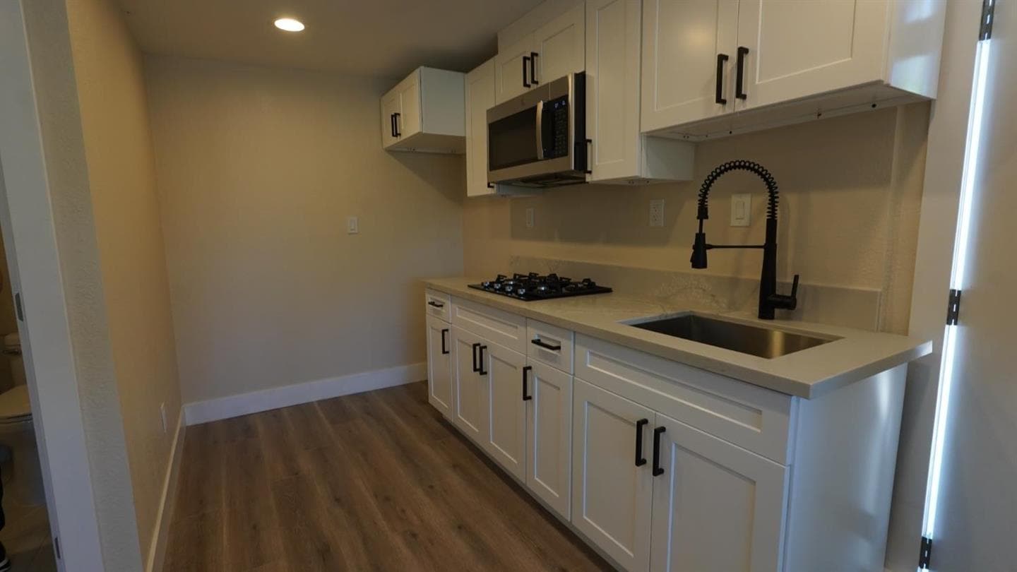 Building Photo - 5650 San Vincente Way