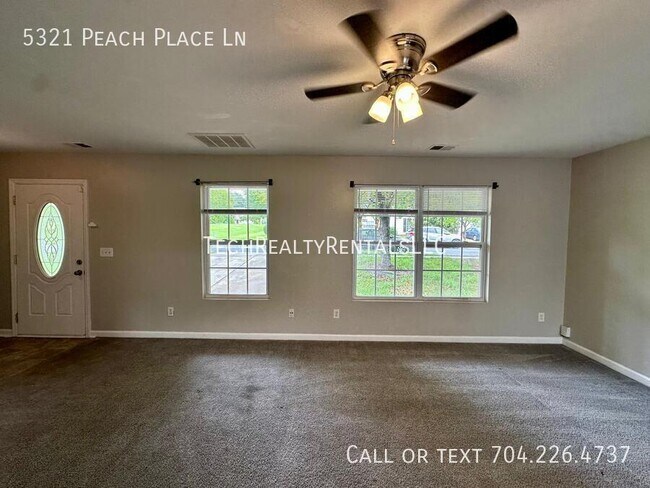 Building Photo - 5321 Peach Pl Ln