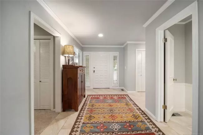 Building Photo - Incredible Ranch Style Home in Midtown!