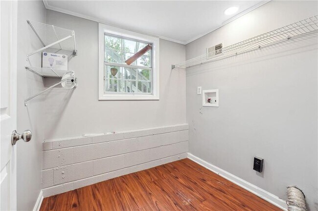 Building Photo - 805 Grindstone Pl SW