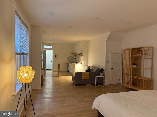 Building Photo - 114 S 58th St