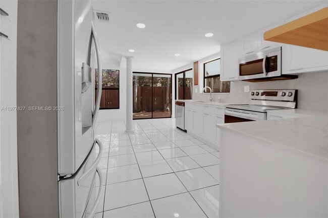 Building Photo - 10031 SW 147th Pl