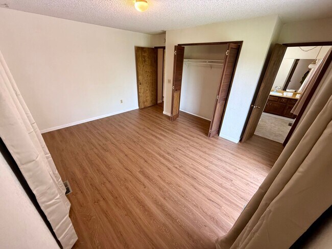 Building Photo - Beautiful Golf Course Home | 2 Bed • 2 Bath • Bonus Room