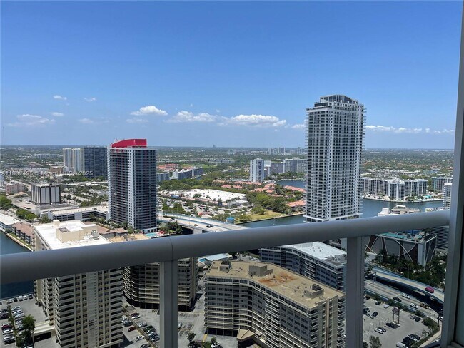 Building Photo - 1850 S Ocean Dr
