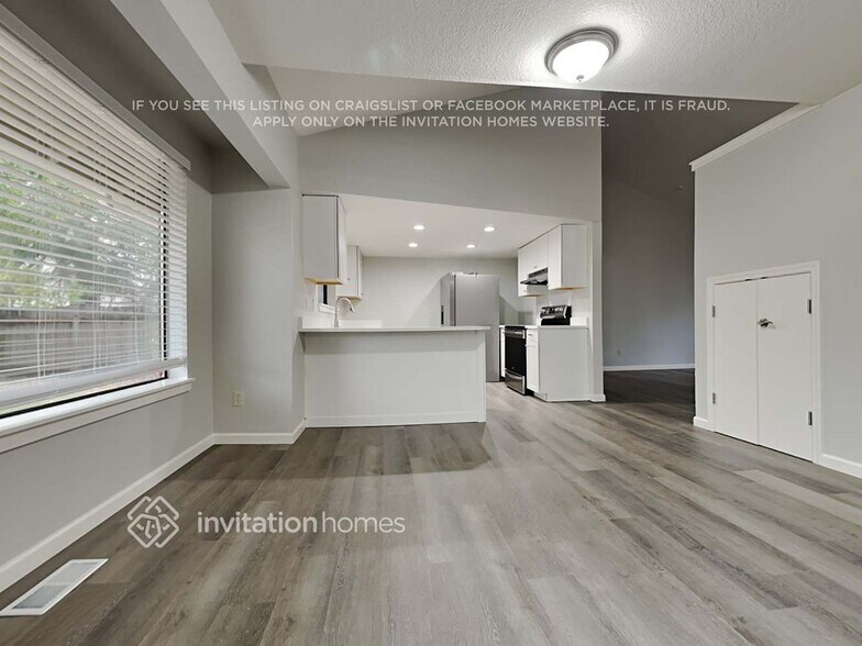 Building Photo - 6033 54th Ct SE