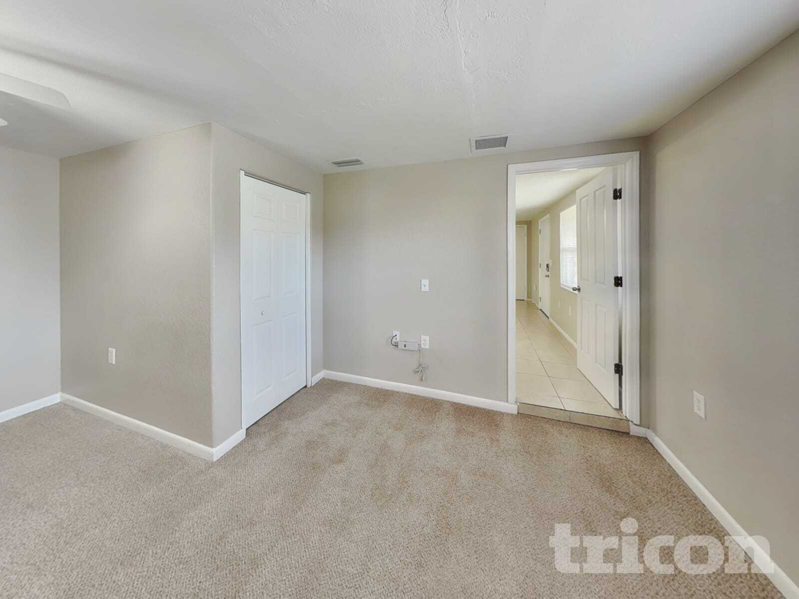 Building Photo - 3007 Bucida Dr