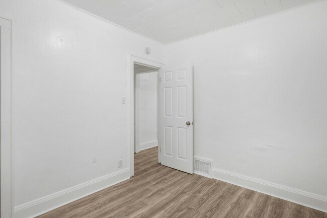 Building Photo - 13500 3rd Ave