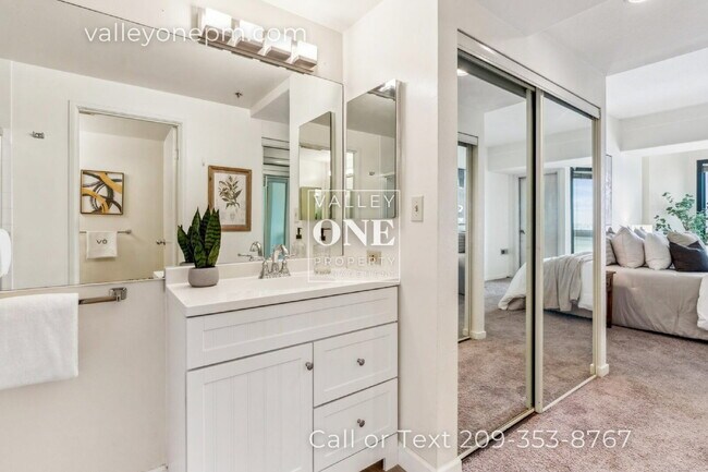 Building Photo - Fully Furnished Condo With Panoramic San Francisco Bay Views and Unbeatable Amenities