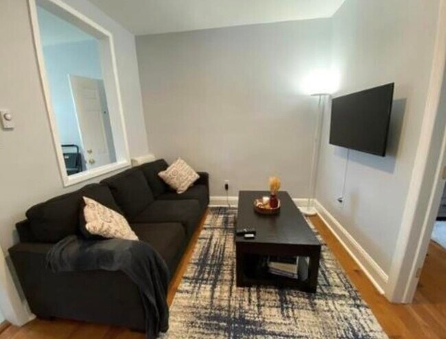 Building Photo - 227 Brunswick St