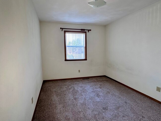 Building Photo - 6497 Maeve Ln