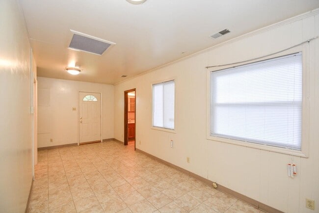 Interior Photo - 404 East 20th