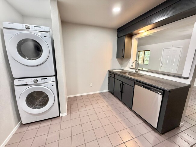 Building Photo - 18135 Serenity Way