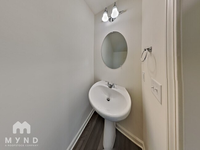 Building Photo - 3569 Bluebird Ct