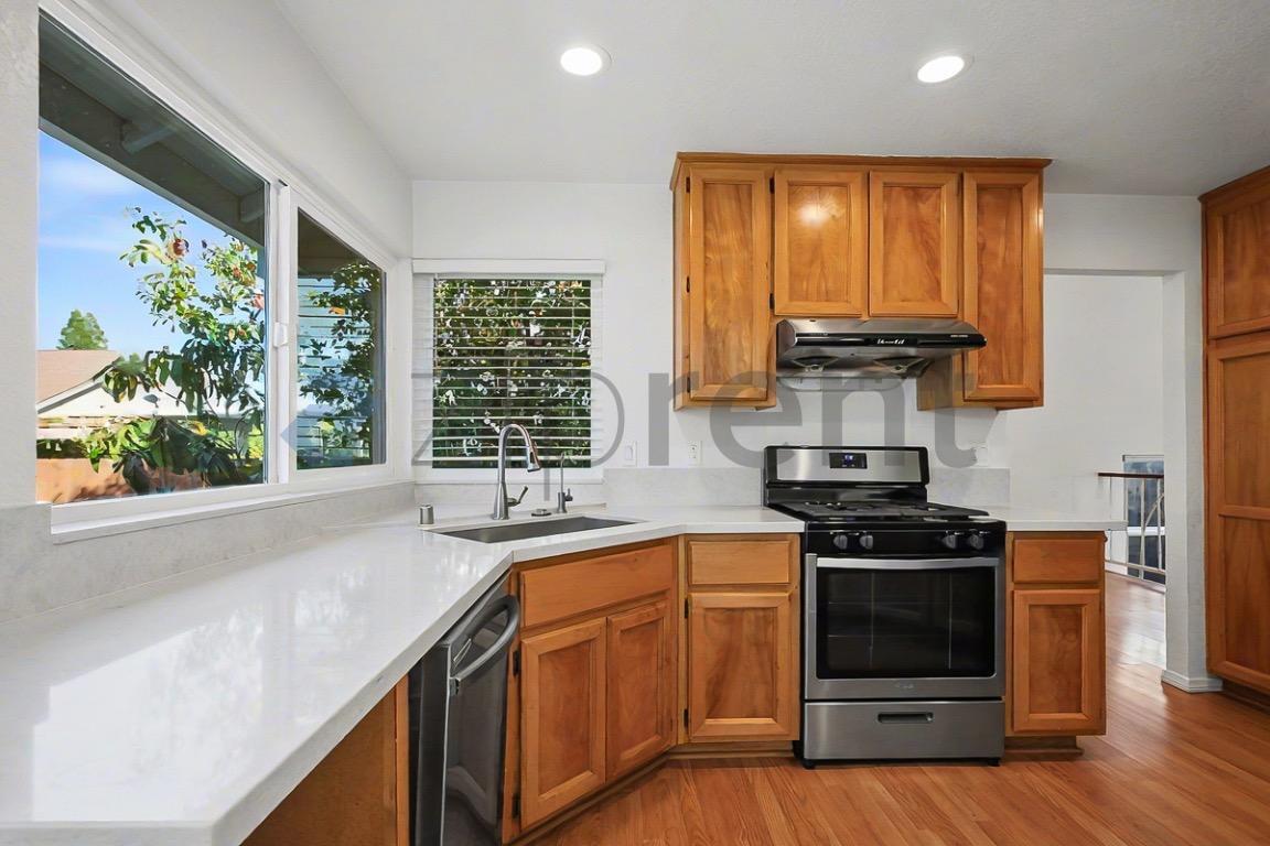 Building Photo - 5744 River Run Cir