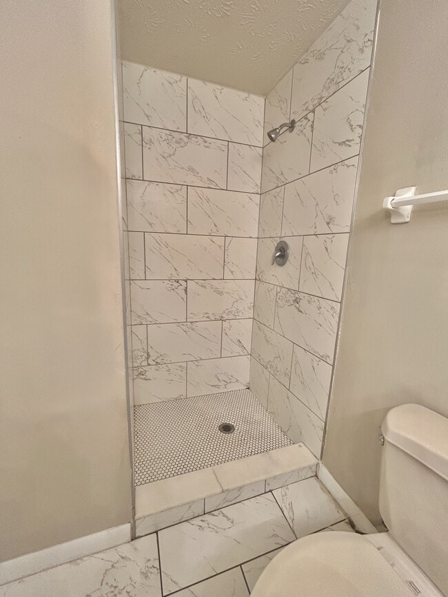 Building Photo - 8798 Pinon Dr