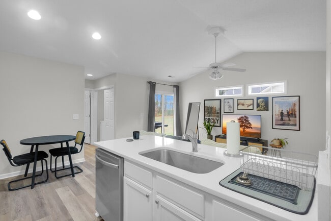 Building Photo - 3825 Elizabeth Ave