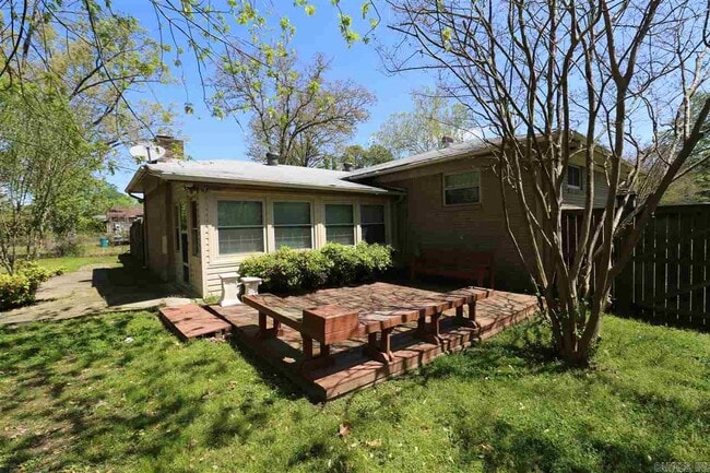 Building Photo - 312 Wedgewood Rd