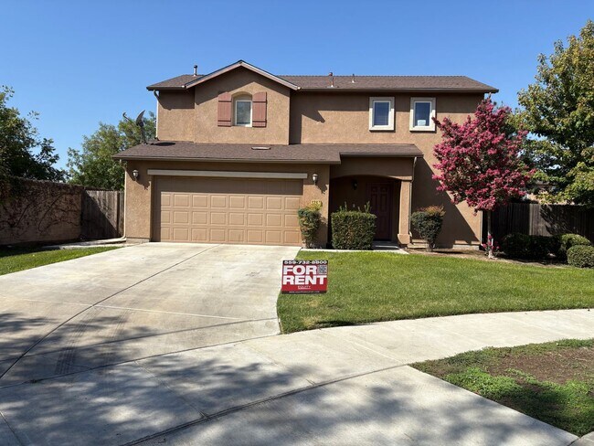 Primary Photo - Beautiful home Ready to move in.