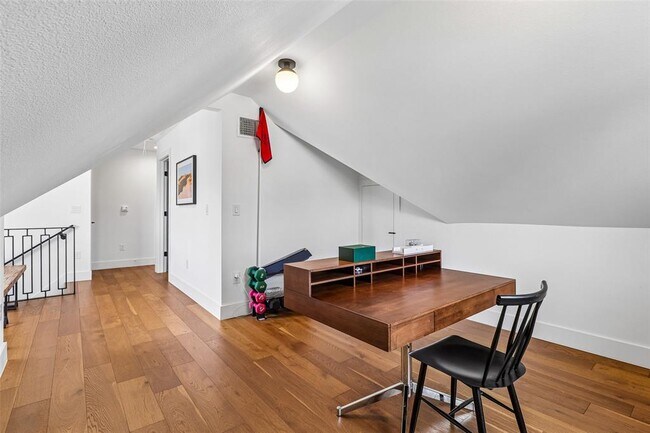 Building Photo - 1706 Perez St