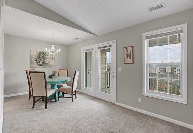 Building Photo - Cape Cottages Modern top floor unit with s...