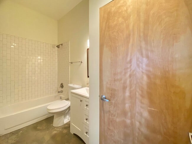 Building Photo - Contemporary Retreat on Dunlap St.