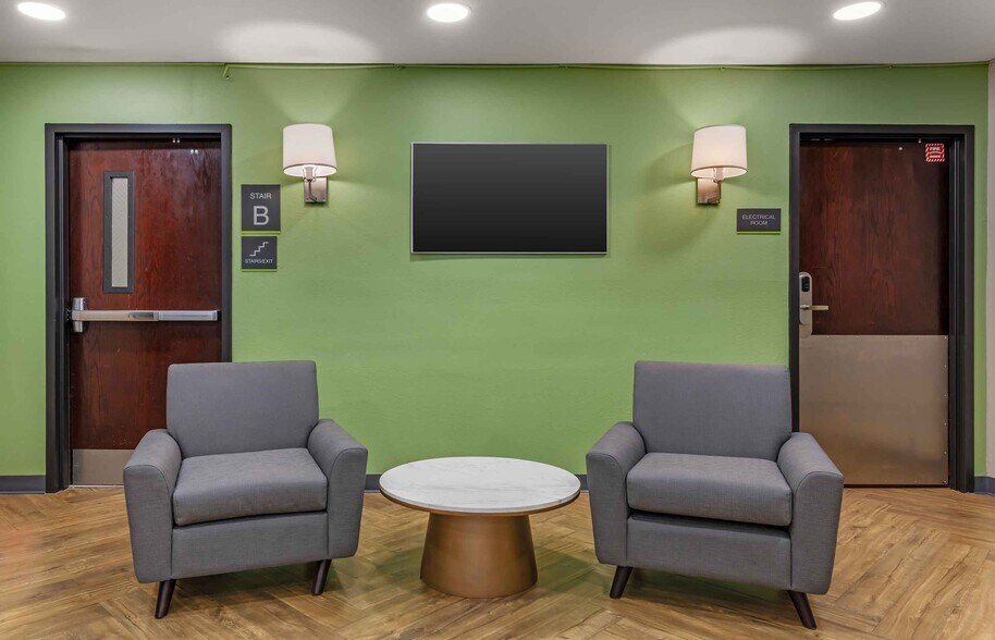 Building Photo - Furnished Studio-Jacksonville - Riverwalk - Convention Center
