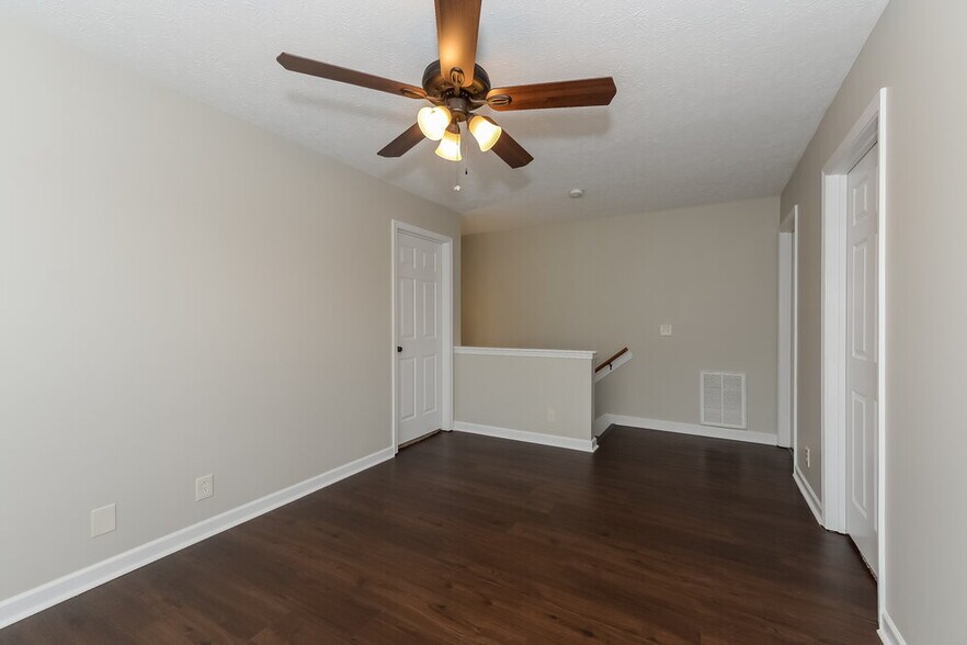 Building Photo - 1704 Stone Hollow Ct