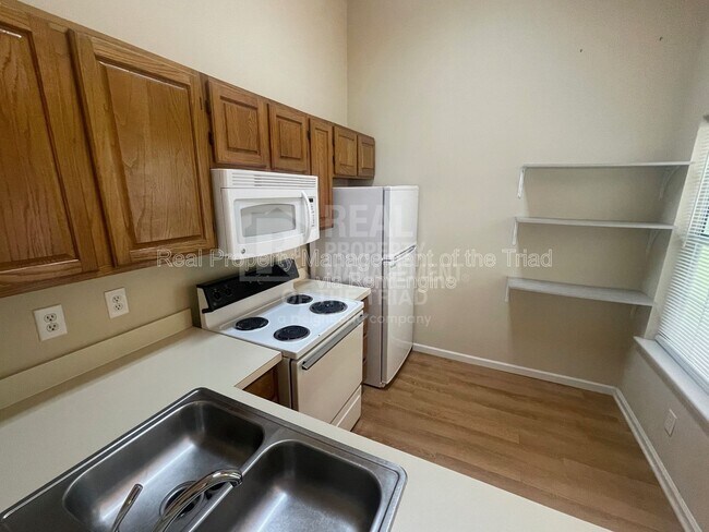 Building Photo - 3607 McCuiston Rd