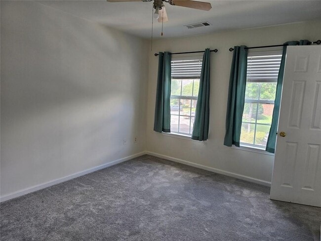 Building Photo - 1563 Cove Creek Cir