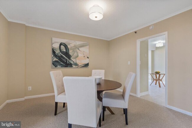 Building Photo - 1016 S Wayne St