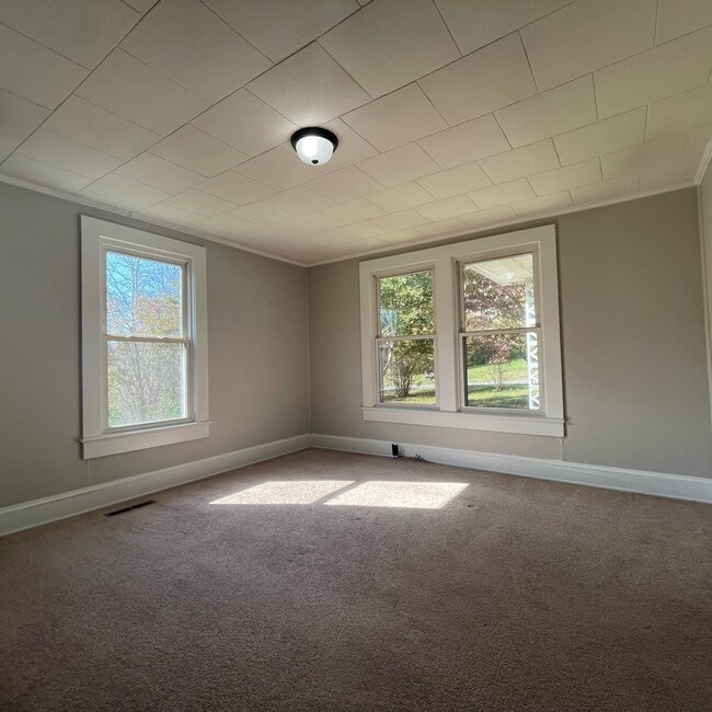 Building Photo - 4871 Ponderosa Rd