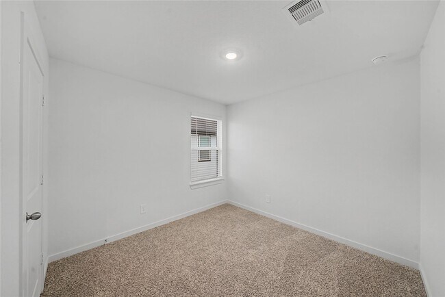 Building Photo - 4215 Camden Lakes St