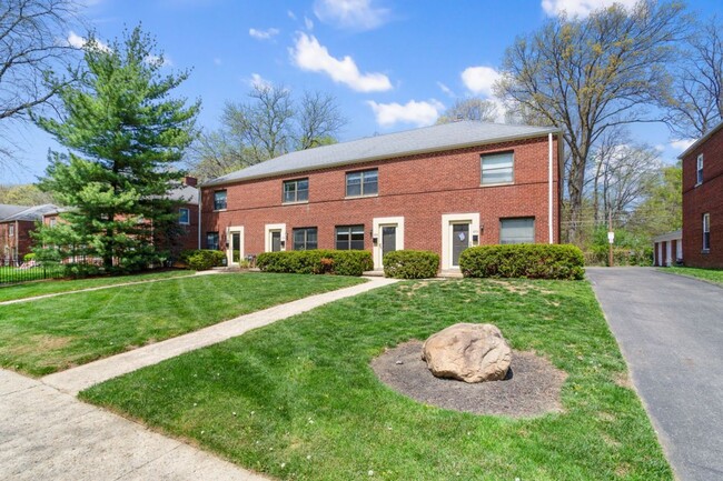 Building Photo - 638 Blenheim Rd