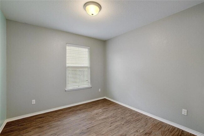 Building Photo - 261 New Bridge Dr