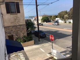 Building Photo - 416 Rosecrans Ave